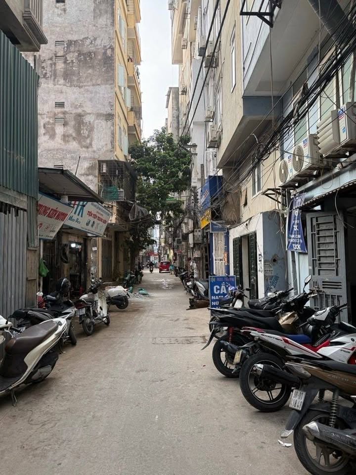 Nhà riêng Phố Kiều Mai 40m² giá 9 tỷ - Vị trí đẹp, sổ hồng sẵn