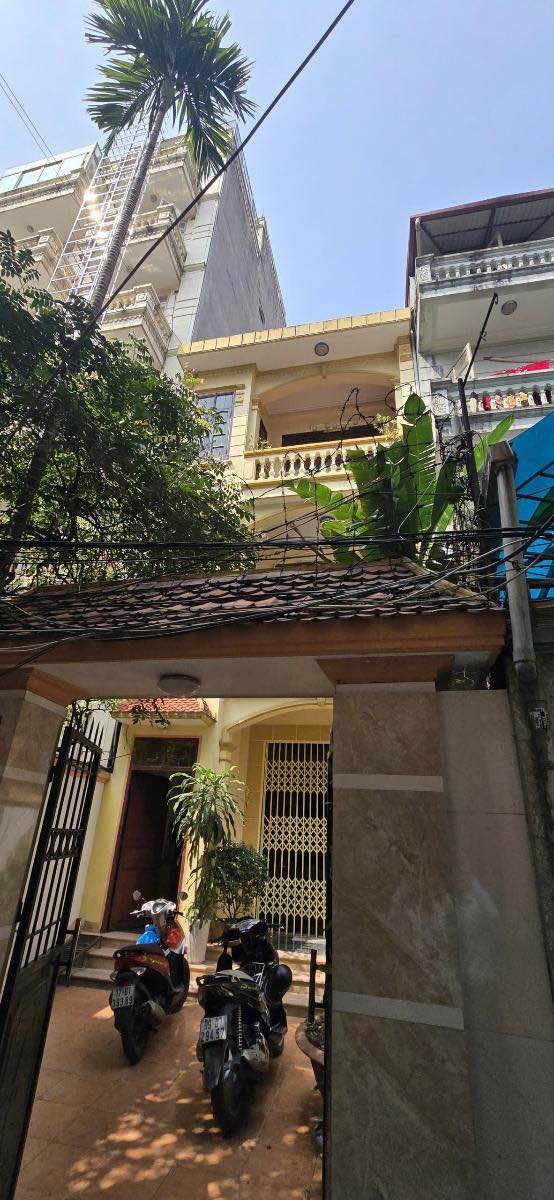 Bán Nhà Trần Cung Cầu Giấy 90m² 3 Tầng - Nở Hậu, Ngõ Thông, Tặng Nhà CCMN