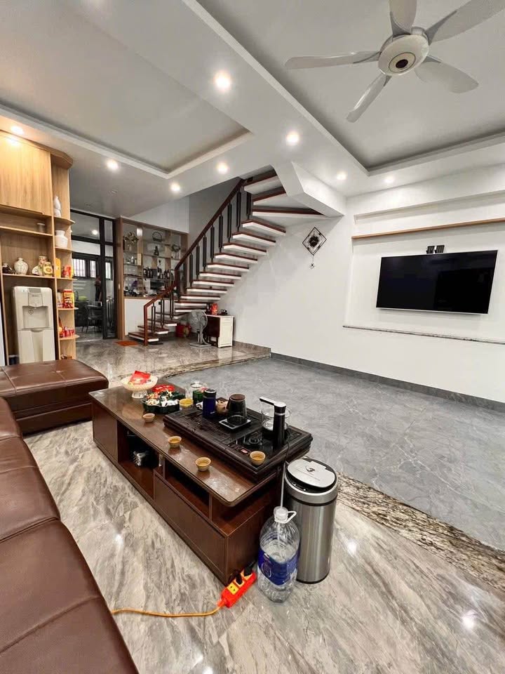 Nhà riêng Hạ Long 100m² giá 14 tỷ - Full nội thất cao cấp!