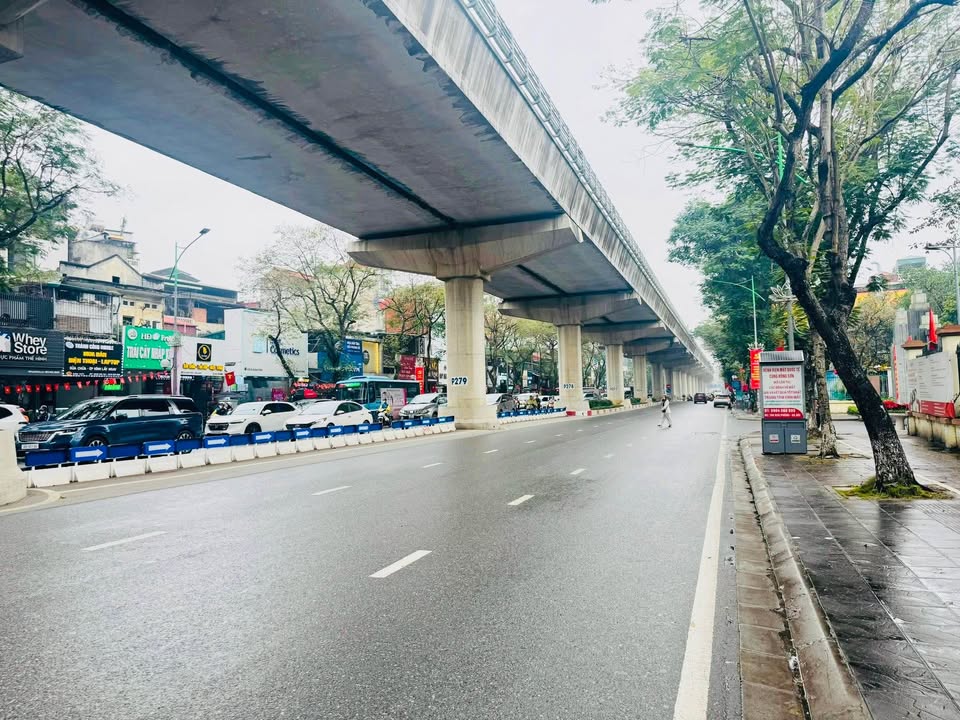 Nhà phố Xuân Thủy Cầu Giấy 40m² 32 tỷ - Mặt tiền kinh doanh đỉnh!