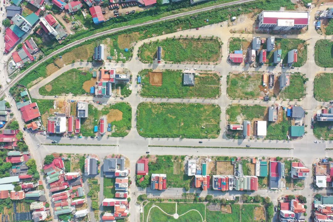 Đất nền Đường 37m Hữu Lũng 80m² - Đường to ô tô!