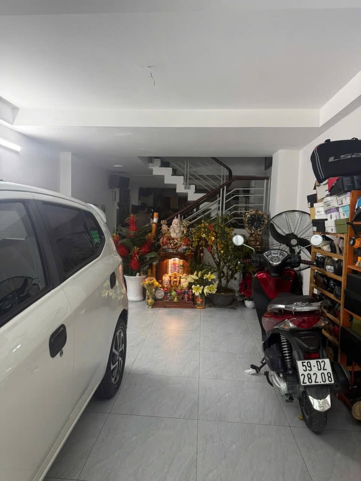 Nhà riêng Trung Chánh Hóc Môn 88m² - Sổ hồng sẵn, sân 2 ô tô!