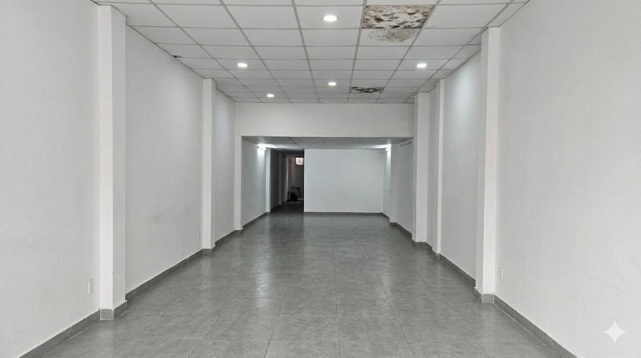 Nhà Phố Tân Phú 72m² - Mặt tiền kinh doanh lý tưởng!