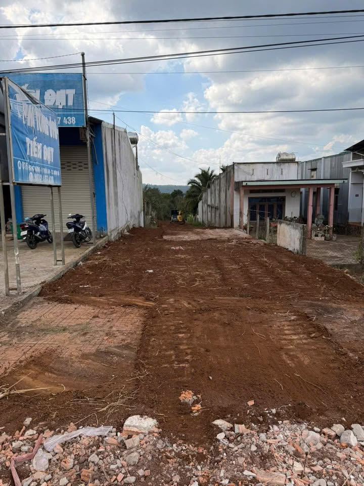 Nhà Phố Mặt Tiền PL14 Buôn Hồ 336m² - Mặt tiền kinh doanh đắc địa!