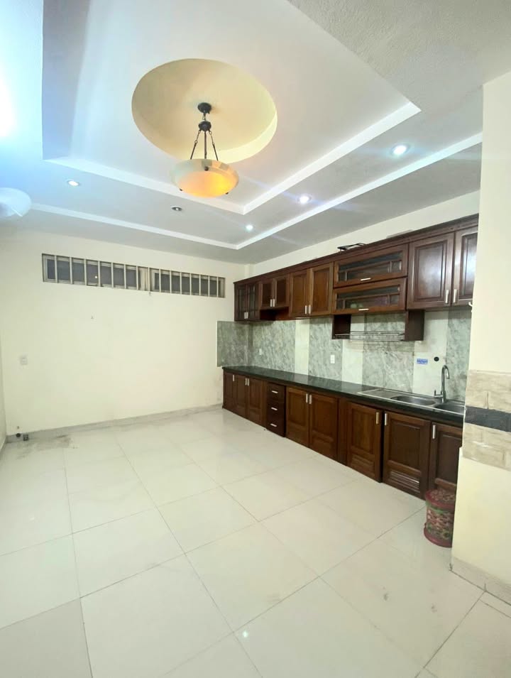 Nhà riêng Thủ Đức 60m² hơn 5 tỷ - Giá tốt hiếm có!