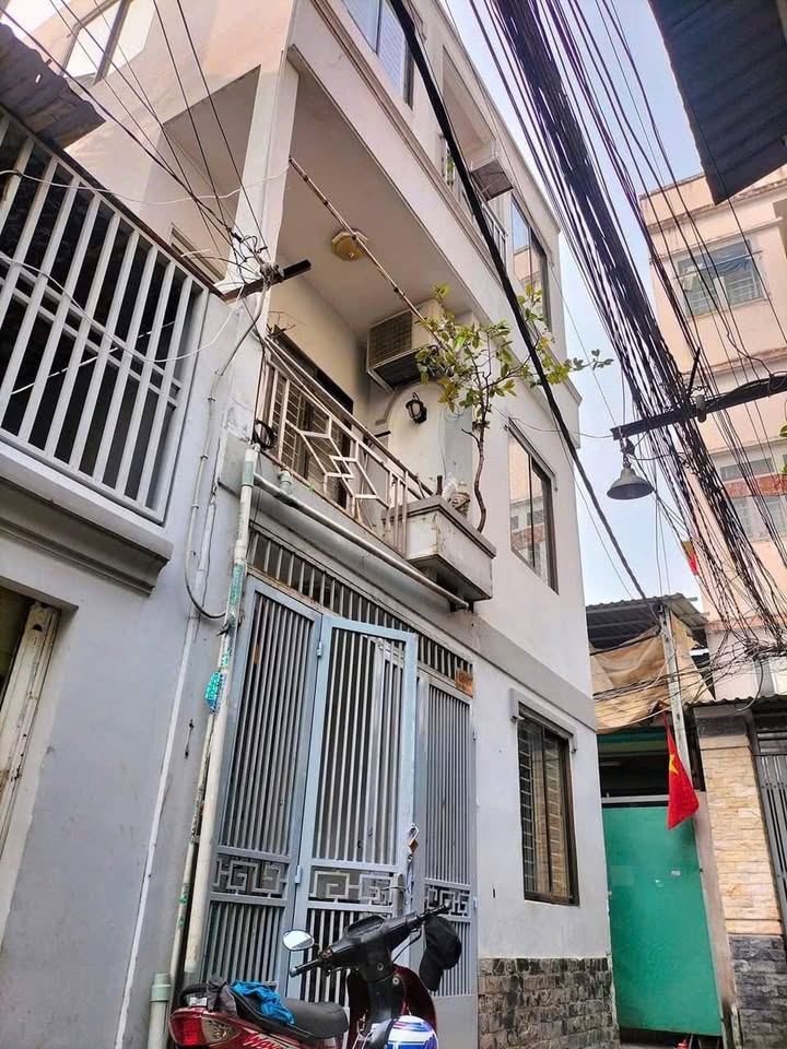 Thuê nhà nguyên căn Quận 7 - 3PN 3WC giá 8 triệu - Sẵn sàng ở ngay!