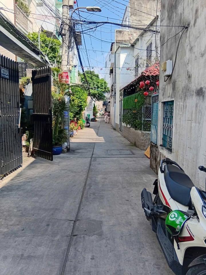 Nhà Riêng 4 Tầng Khu Tên Lửa Bình Tân - Hẻm Ô Tô, Giá Tốt 5.8 Tỷ