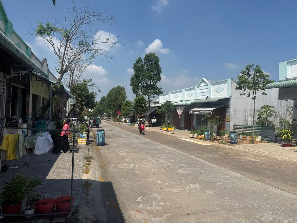 Bán Đất Vàng Bến Cát 300m² (2 Sổ Hồng) - Mặt Tiền Đường NG4