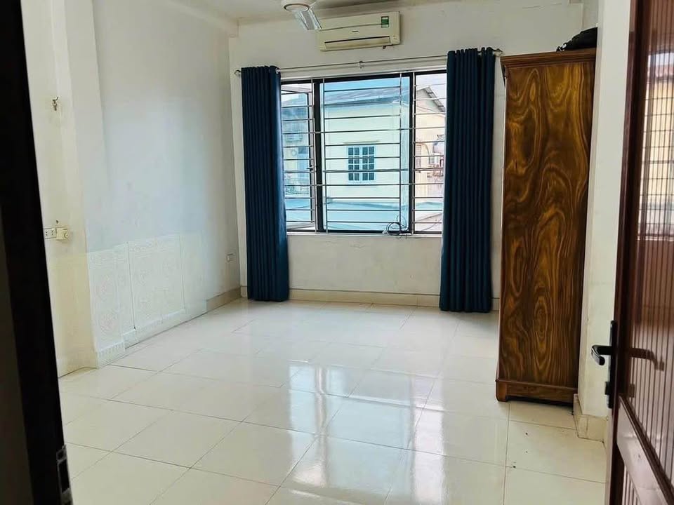 Nhà Nguyên Căn 94 Thượng Thanh, Long Biên - 3PN, Giá 8 Triệu/Tháng