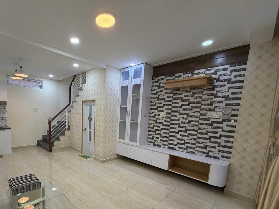 Nhà Cho Thuê 40m² Nguyễn Thiện Thuật, Bình Thạnh - 3PN, Full NT