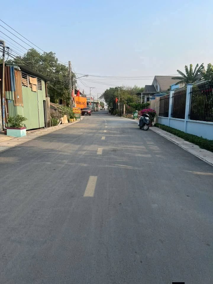 Nhà Mặt Tiền Nhựa Khánh Bình, Tân Uyên - Sổ Hồng Riêng, 250m², 3PN, Giá 2.9 Tỷ