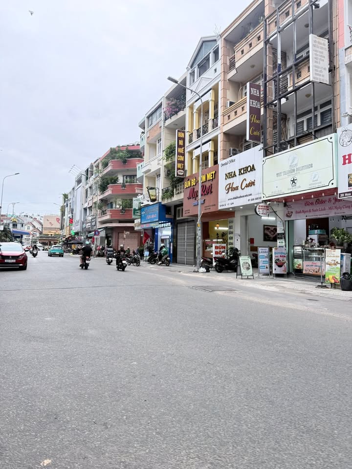 Nhà riêng Phan Xích Long, Q. Phú Nhuận 120m² - Ô tô vào tận nhà