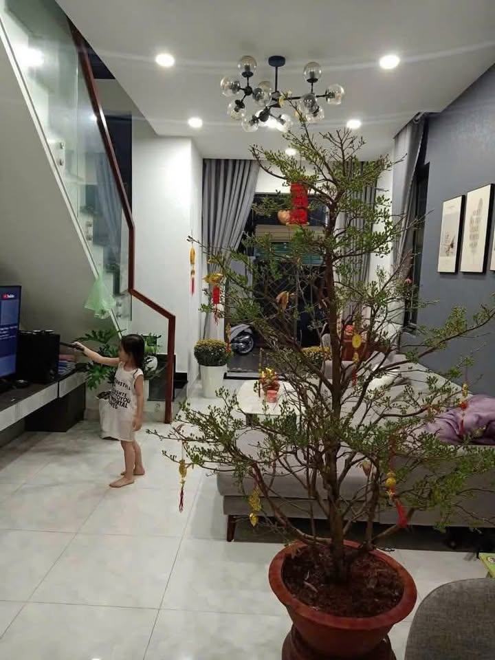 Nhà Huỳnh Văn Lũy, TDM 104m² - Ô tô vào tận nhà, full nội thất!