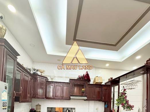 Nhà Mặt Tiền Phạm Chí Hiền, Cà Mau - Ngang 9.2m, 3PN, Full Nội Thất