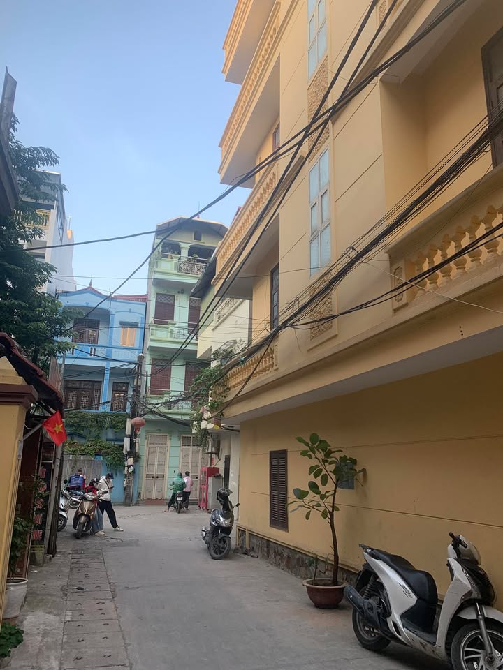 Nhà Phố VIP Yên Lạc, Hai Bà Trưng - 52m² Sổ Đỏ, Ô Tô Đỗ Cửa, 14.4 Tỷ