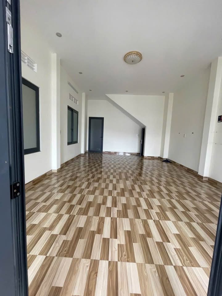 Văn phòng 40m² Lê Thánh Tôn, Đà Lạt - Giá 7 triệu, vị trí trung tâm!