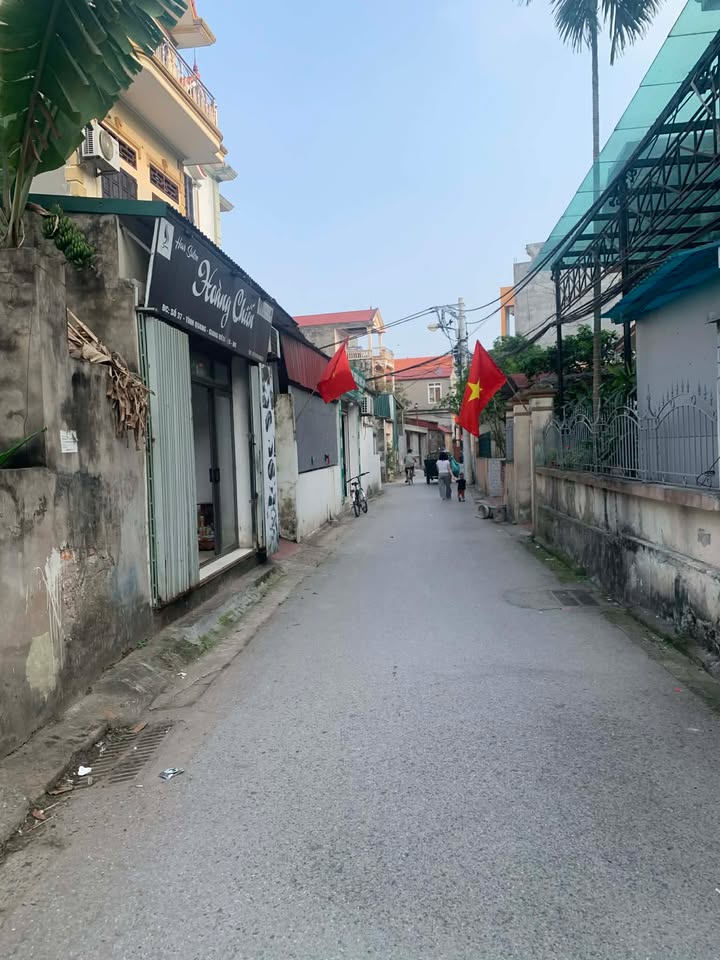 Nhà cấp 4 Giang Biên 50m² 4 triệu/tháng - Ô tô tránh, sẵn sàng ở ngay