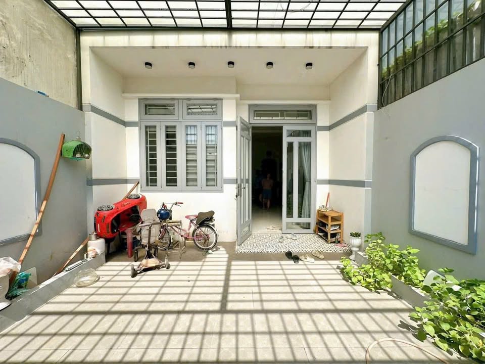 Cho Thuê Nhà Hẻm Xe Tải Thới An, Q12 - 100m², Sẵn Nội Thất