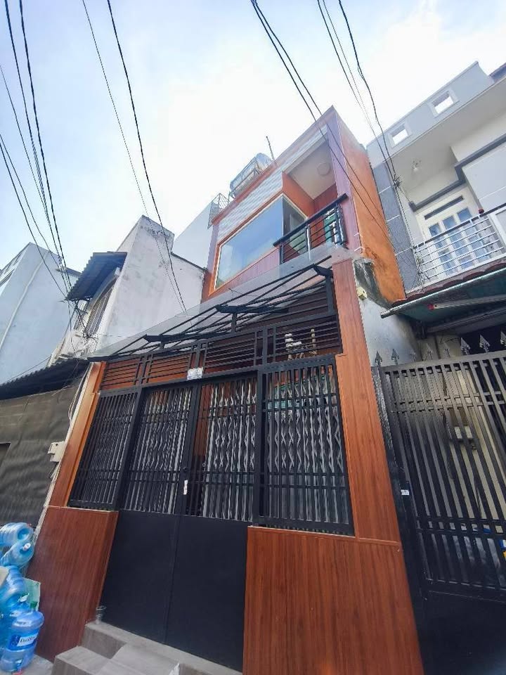 Nhà Bình Tân 64m² - Hẻm Xe Hơi, Gần Chợ, Sổ Hồng Riêng