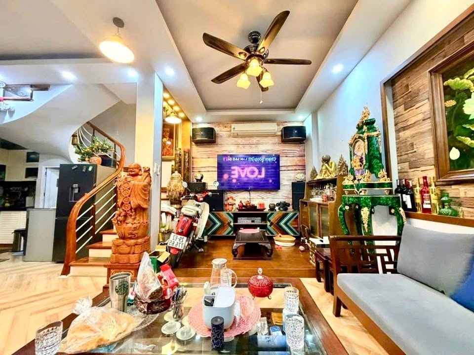 Nhà Đẹp 2 Mặt Thoáng Lô Góc Phường Mai, Đống Đa - 52m² Sẵn Ở Ngay