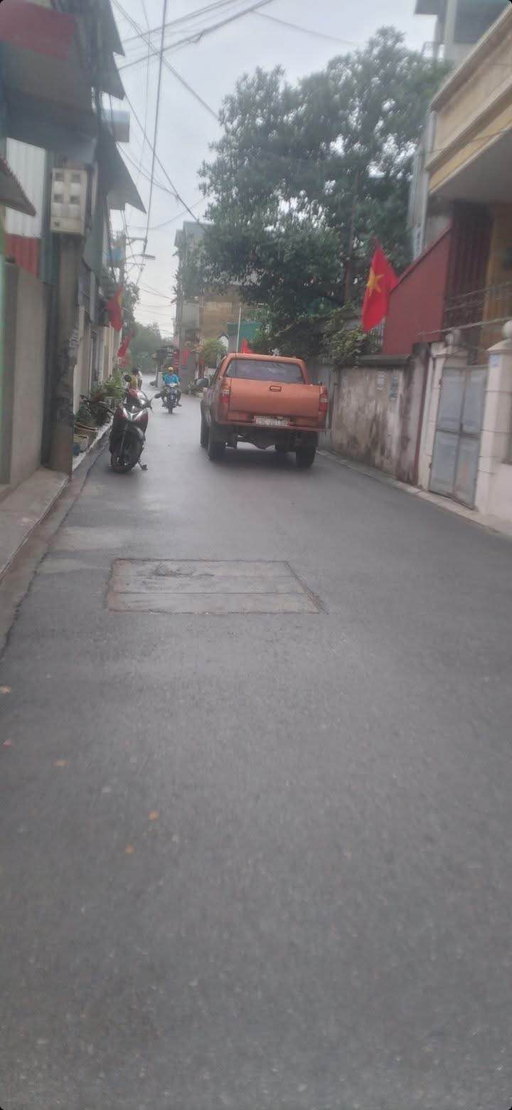 Đất nền Gia Lâm 41m² giá 3 tỷ - Sổ đỏ chính chủ, vuông vắn!