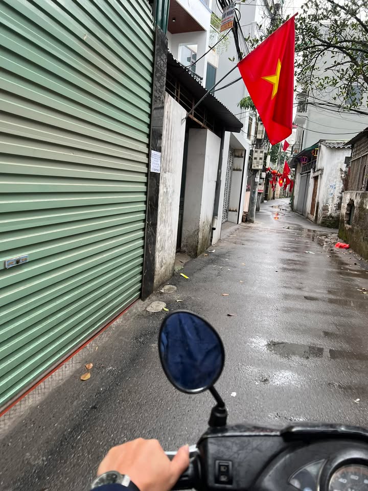 Nhà 30m² Long Biên - Lô Góc 5 Tầng, 2 Mặt Thoáng, Giá 6.48 Tỷ