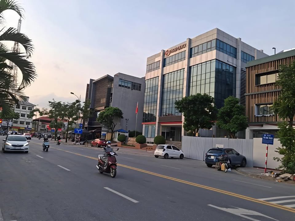 Bán Đất Nền 71m² Vũ Đức Thận, Long Biên - Sổ Đỏ Rõ Ràng, Giá 9.75 Tỷ