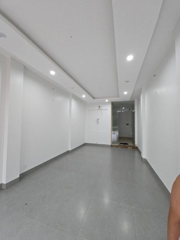 Nhà Phố 7 Tầng Thang Máy Dương Nội - 54m², Vỉa Hè 2 Bên, Ô Tô Đỗ Cửa