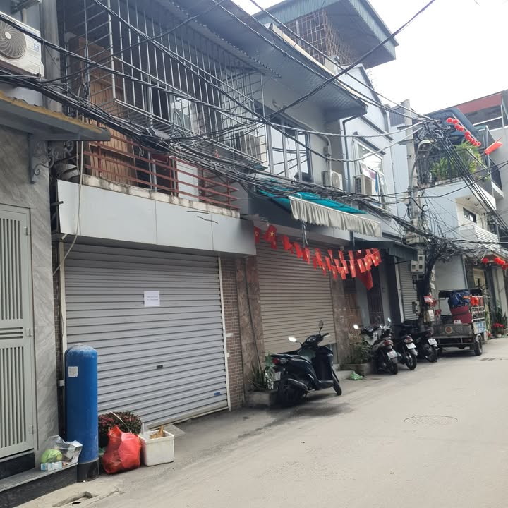 Nhà 36m² 2 tầng, 2PN, Ngõ Ô Tô Nguyễn Xiển - Giá 8 Triệu/Tháng