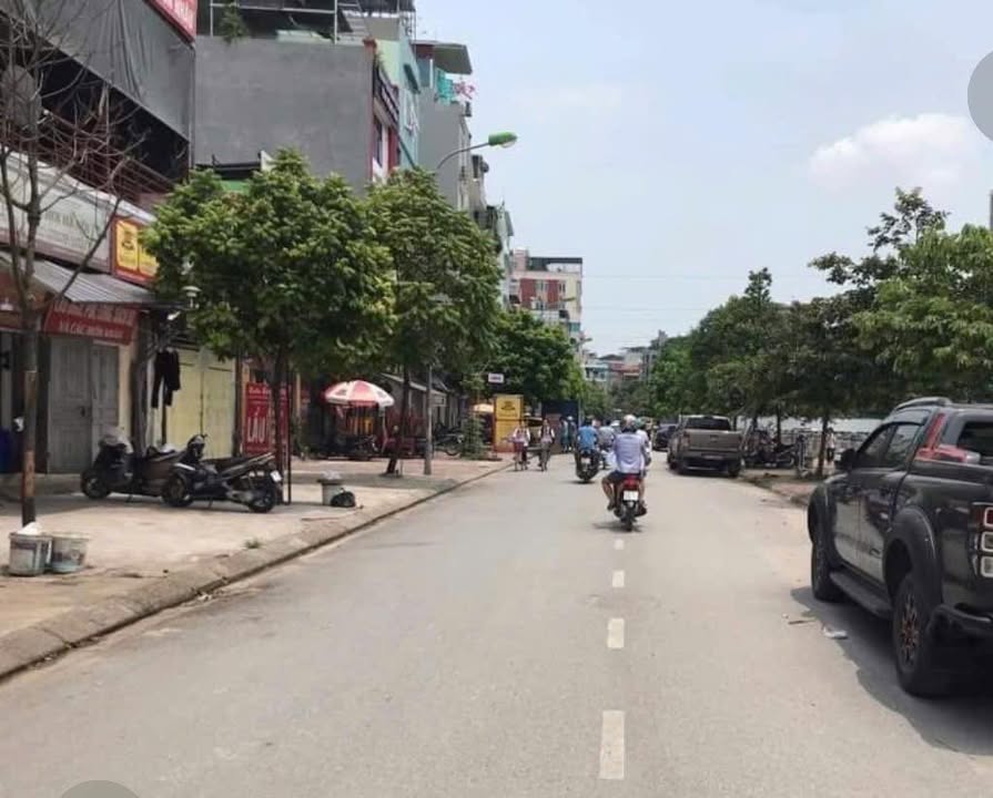 Mặt Hồ Hạ Đình: MBKD 90m² x 2T Kinh Doanh Sầm Uất - Giá 27 Triệu/Tháng