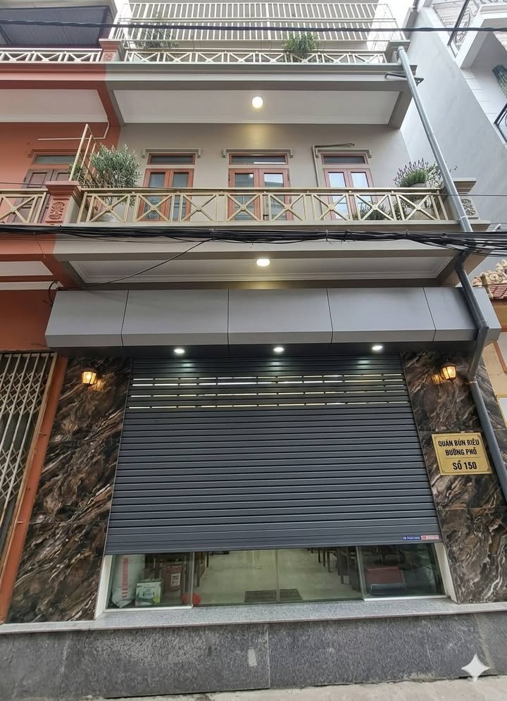 Nhà Cầu Diễn 40m² Ô tô Đỗ Cửa - Giá 6 Tỷ, Sẵn Sàng Vào Ở Ngay