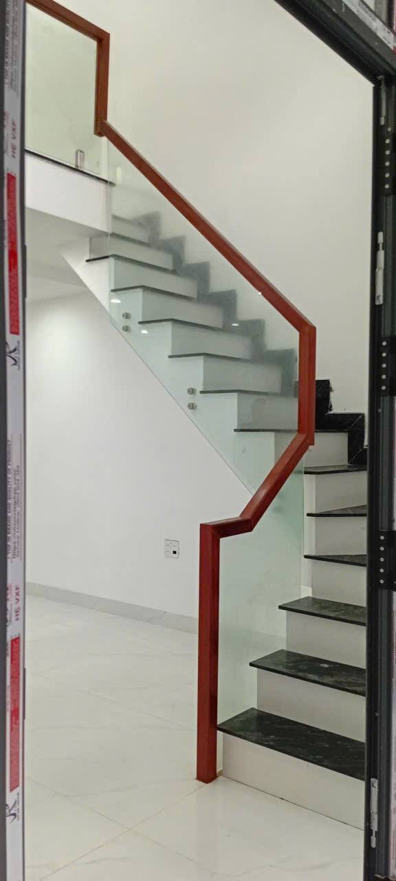 Nhà 3 Tầng Kiên Cố - 70m² - Ngay Chợ Hòa Khánh, Đà Nẵng - Giá 1.5 Tỷ