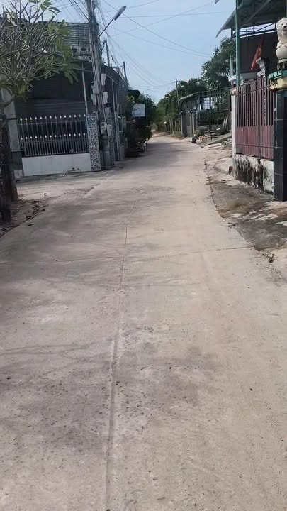 Đất nền La Gi 294m² giá 2,4 tỷ - Sổ đỏ chính chủ