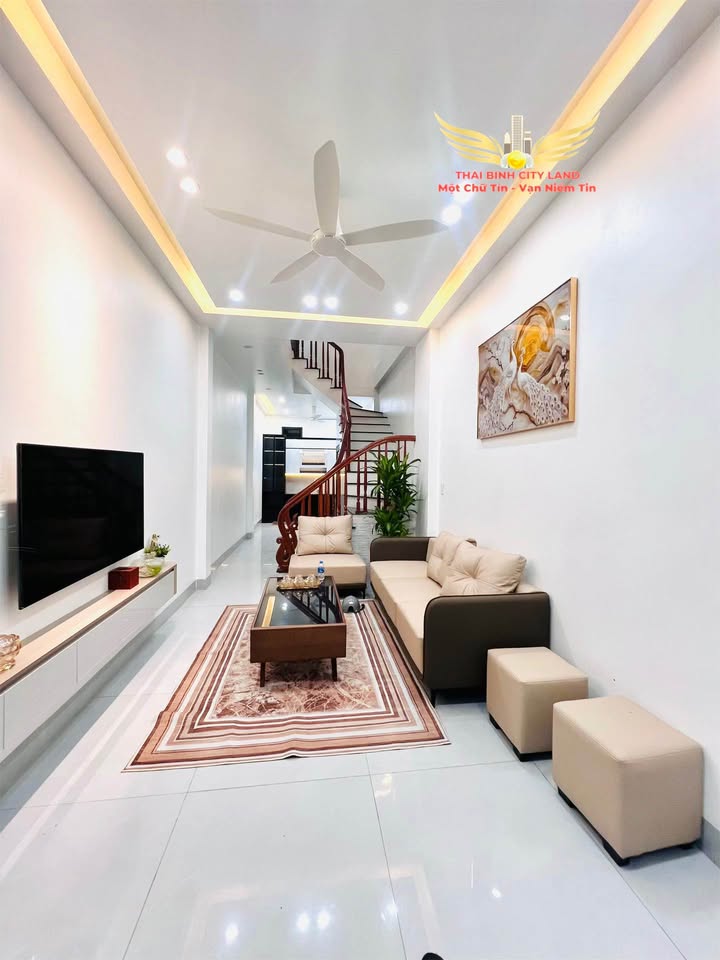 Nhà riêng Trần Lãm 40m² - Thiết kế hiện đại, giá 2.x tỷ!