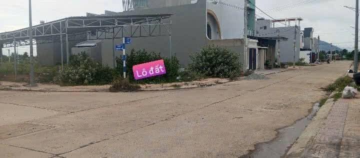 Bán đất Ninh Hòa 64m² giá 2.4 tỷ - Lô góc 2 mặt tiền cực đẹp