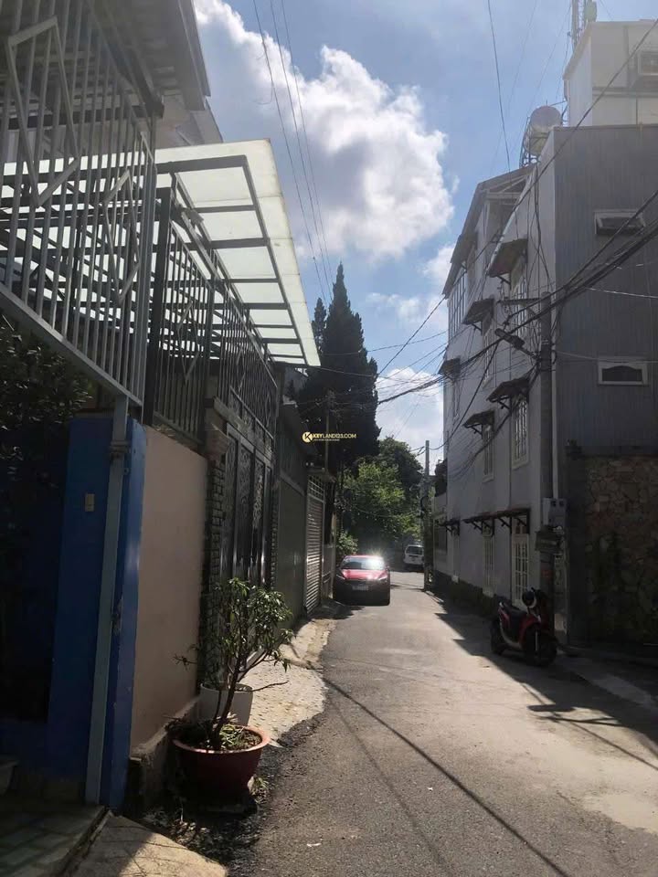 Nhà Phố Rộng 5.7m - 125m² Hẻm Ô Tô Thi Sách, Đà Lạt - Sổ Riêng