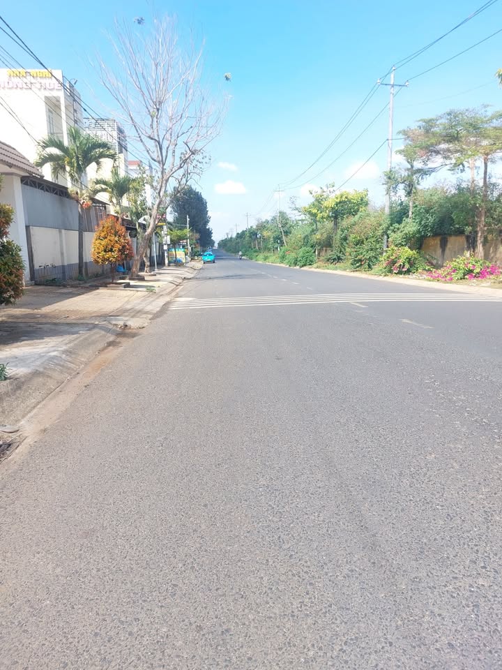 Đất Vàng Đức Trọng 300m² - Mặt Tiền Nguyễn Thị Định - Sẵn Sàng Kinh Doanh