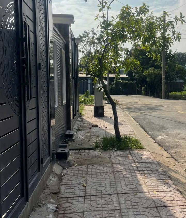 Nhà mặt tiền Củ Chi 105m² - Sổ hồng sẵn, ô tô vào tận nhà!