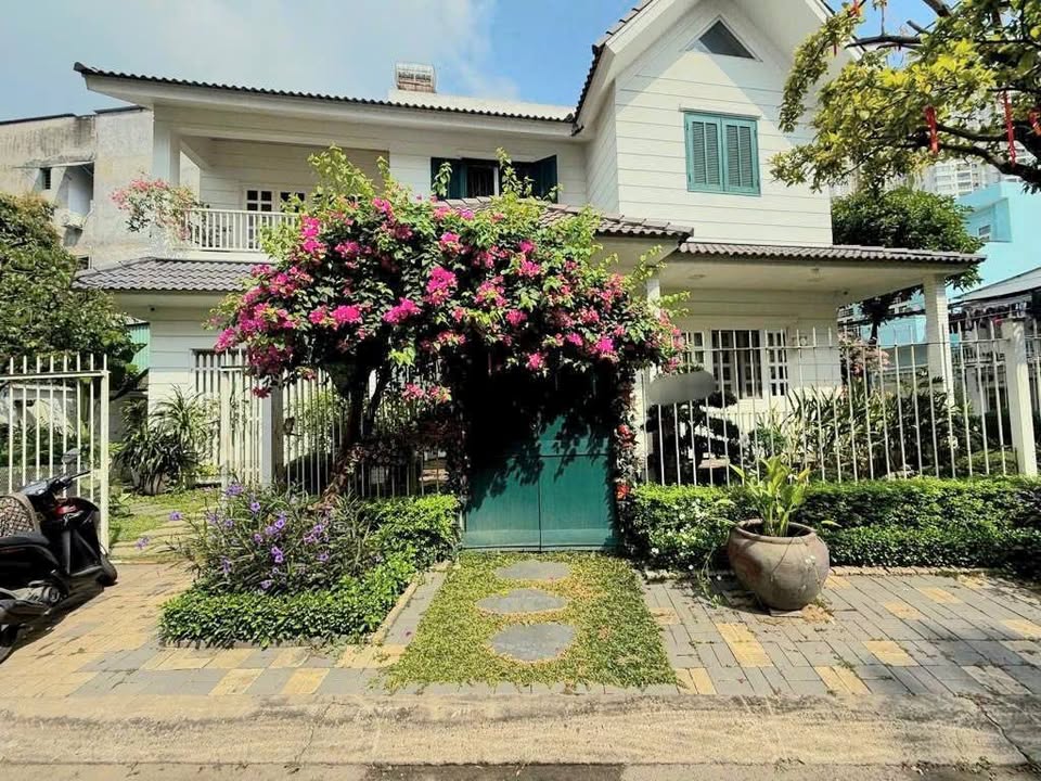 Biệt thự Sân Vườn Quận 8 - American Country House 1715m² - Giá 45 Tỷ