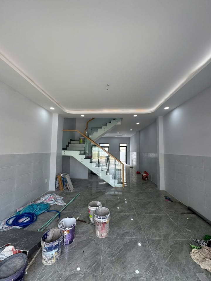 Nhà Nguyên Căn 3PN - 3 Lầu KDC Hoàng Lộc, Thủ Dầu Một - Giá 12 Triệu/Tháng