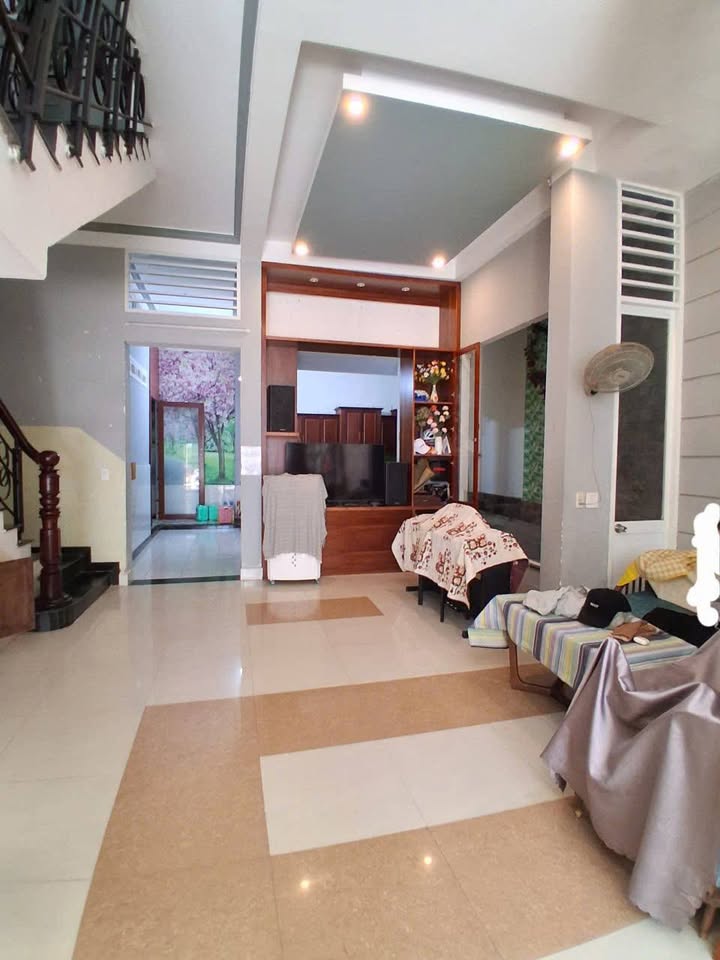 Cho thuê nhà 5 tầng mặt tiền Xuân Diệu, Quy Nhơn - 7PN, lý tưởng kinh doanh/ở