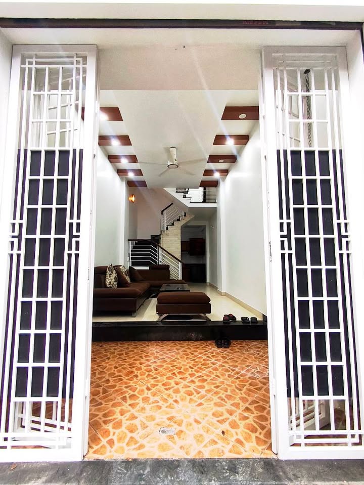 Bán nhà phố Hoàng Quý Lê Chân 38m² giá 2.95 tỷ - Ô tô lùi tận cửa!