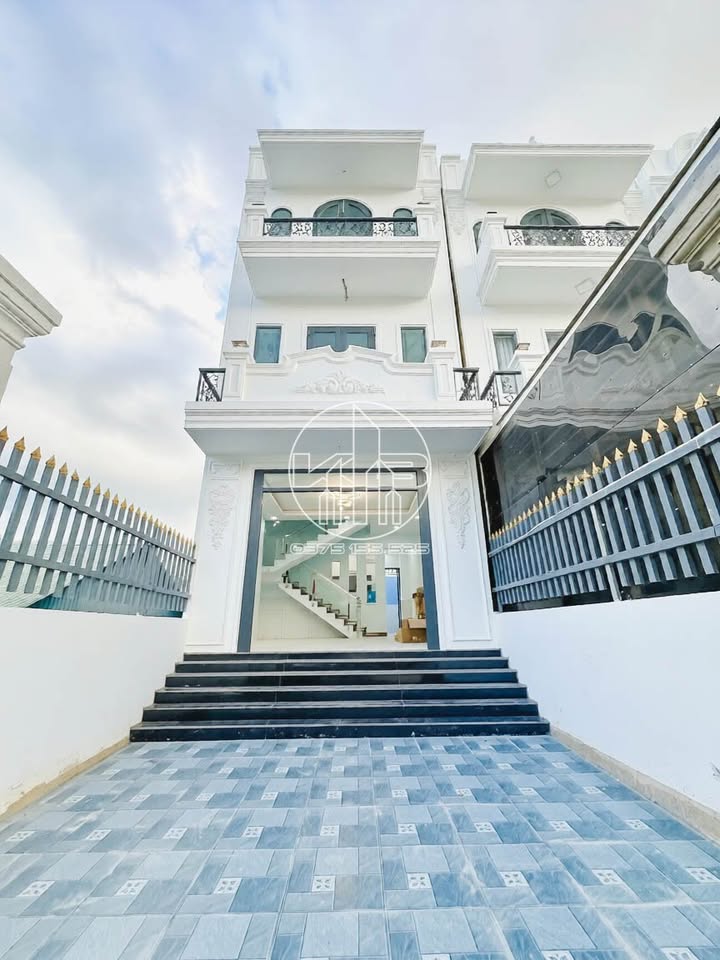 Nhà phố Đà Lạt 88m² 3 tầng, ô tô vào tận nhà – Sổ hồng sẵn!