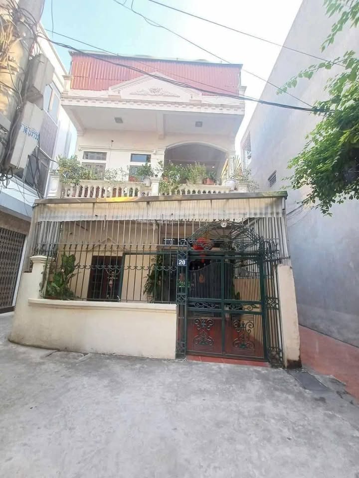 Cho thuê nhà 3 tầng Yên Lãng, Đống Đa - 4PN, 3.5m đường, 7.5 triệu/tháng