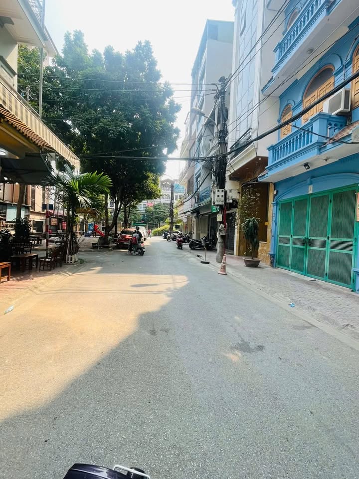 Nhà phố Mạc Thái Tổ, Cầu Giấy - 60m2 x 5 tầng, Kinh doanh đắc địa