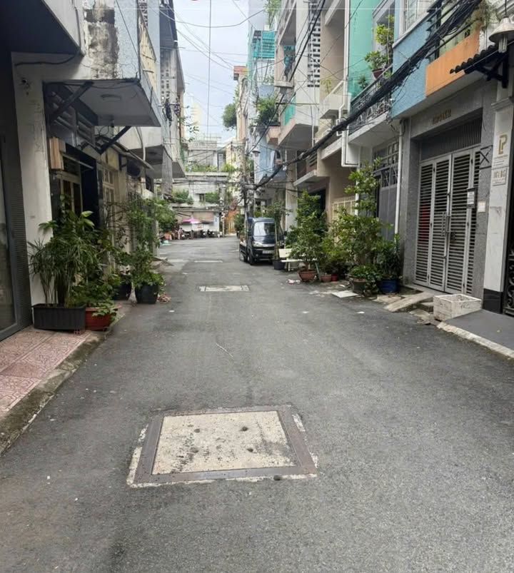 Bán nhà Quận 3 đường Trường Sa 56m² giá 14.5 tỷ - Ô tô vào tận nhà!