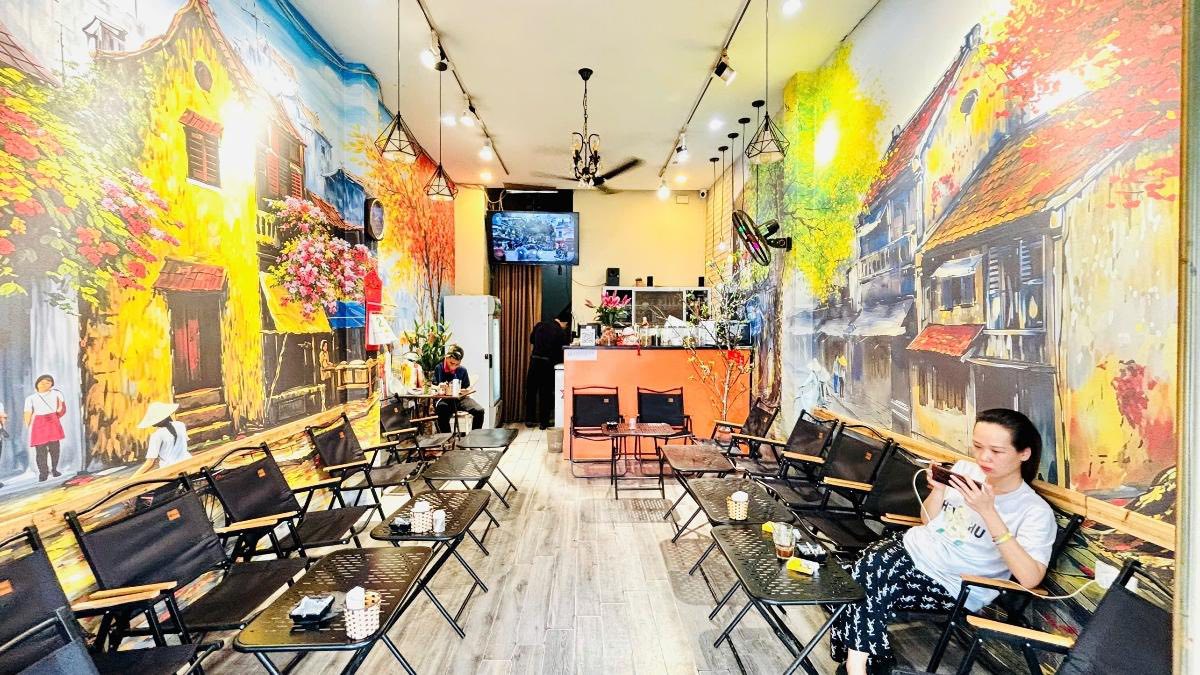 Nhà Mặt Hồ Lò Đúc 200m² (5 Tầng) - Kinh Doanh Sầm Uất - Chính Chủ Bán