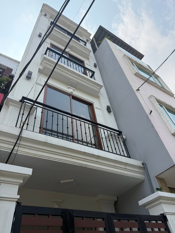 Bán nhà Ngọc Thụy Long Biên 54m² 7 tầng thang máy - Vị trí đẹp!