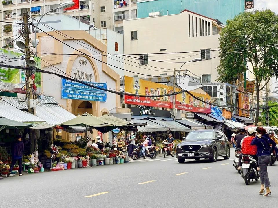 Nhà Riêng Đường Tân Mỹ Q7 86m² - Sổ hồng sẵn, tiềm năng xây mới!