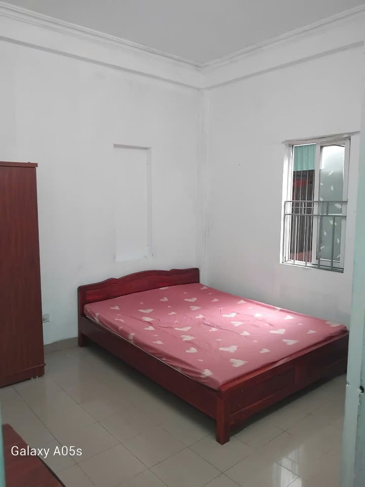 Phòng khép kín Trung Kính 25m² giá 3.5 triệu - Sẵn sàng vào ở!